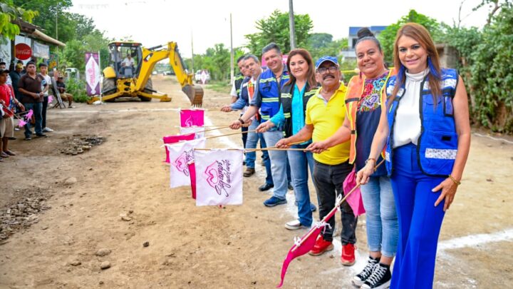 ROSY URBINA INICIA OBRA DE AGUA POTABLE EN COLONIA 3 DE MARZO.