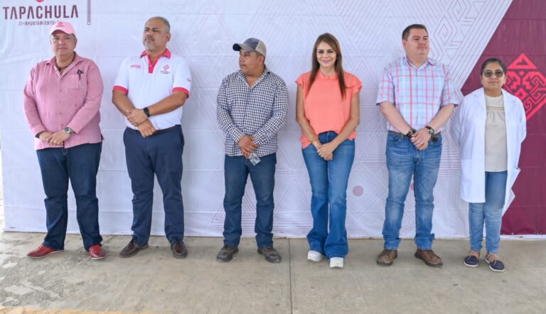 ENCABEZA ROSY URBINA LA BRIGADA DE SALUD ROSA EN EL EJIDO “26 DE OCTUBRE”