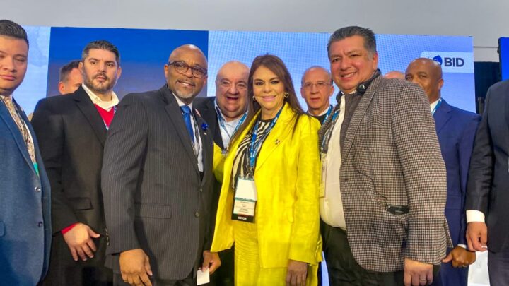 ALCALDESA ROSY URBINA PARTICIPA EN LA PRIMERA CUMBRE DE CIUDADES DE LAS AMÉRICAS