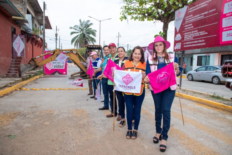 “EL TRABAJO EN EQUIPO HA LOGRADO EL CAMBIO Y LA TRANSFORMACIÓN DE TAPACHULA”: ROSY URBINA