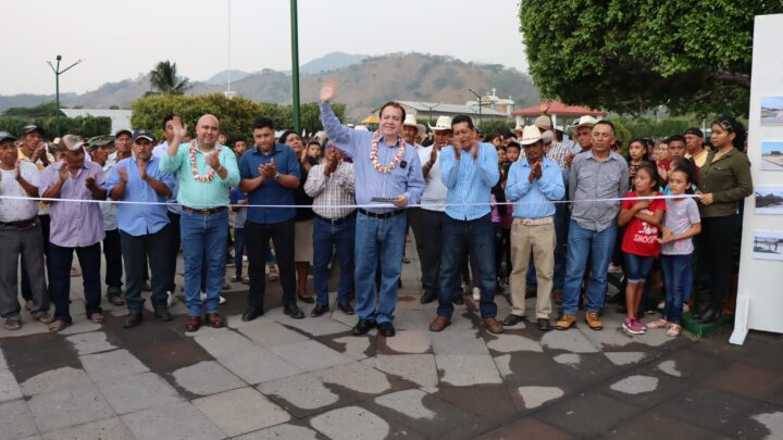 Ayuntamiento que preside Mariano Rosales Zuarth entrega sexto parque remodelado