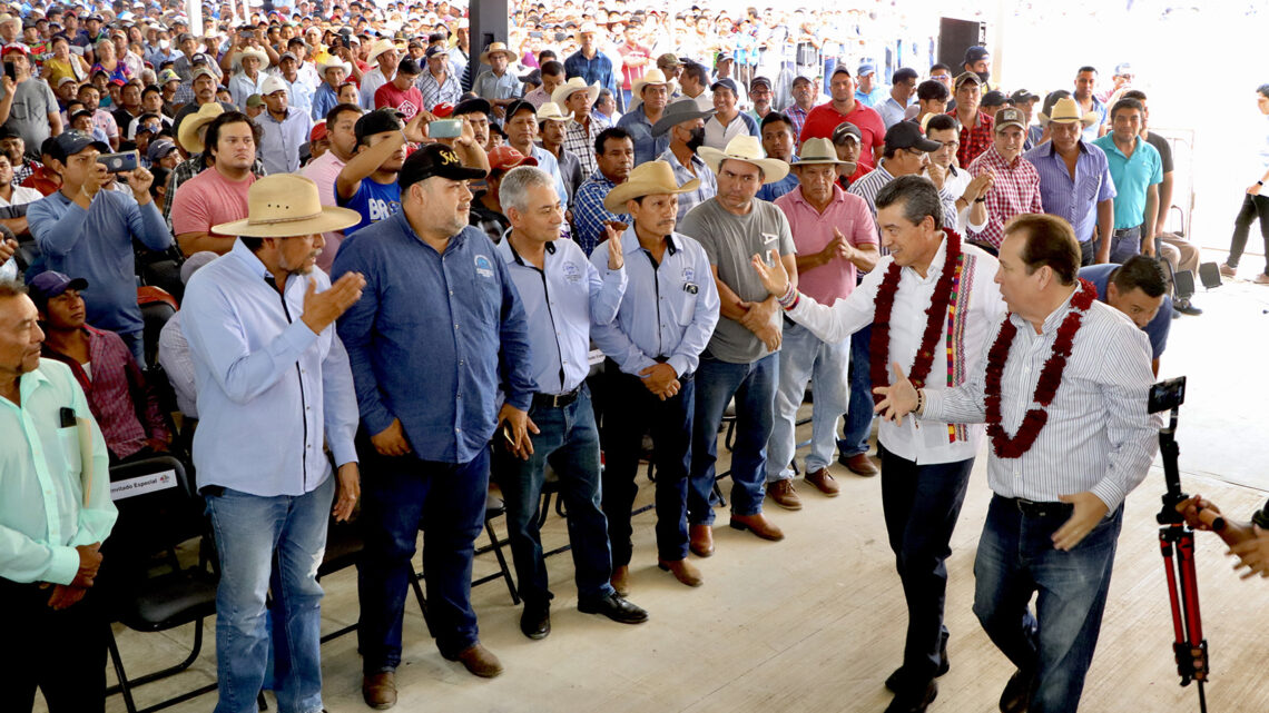 Rutilio Escandón inicia entrega de paquetes de semillas certificadas de maíz a 15 mil productores de Villaflores