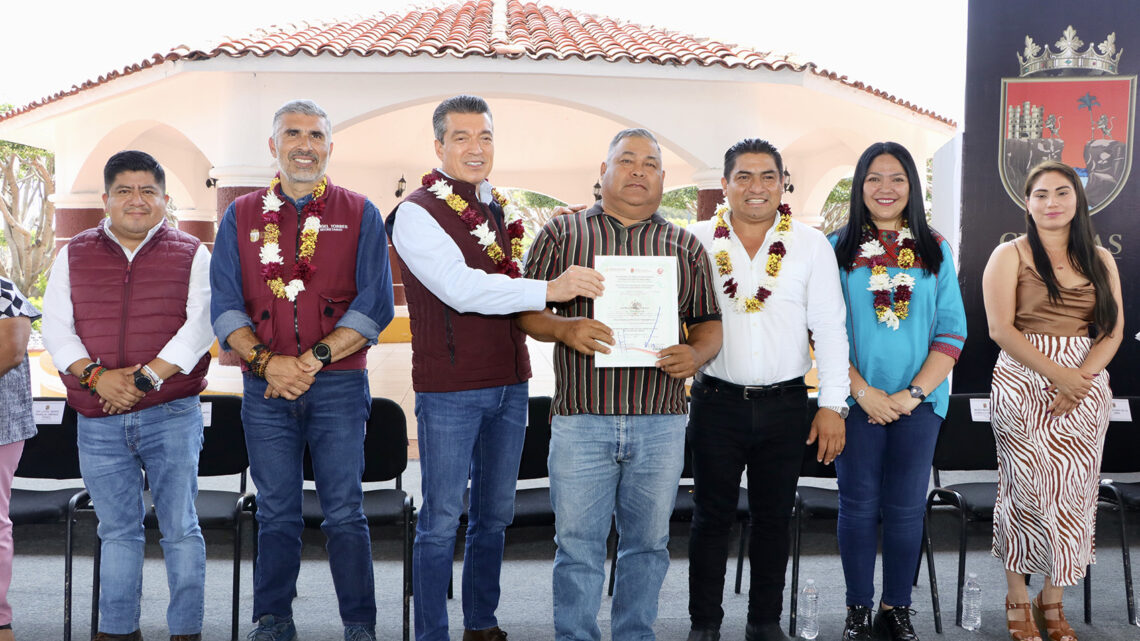 En Tzimol, Rutilio Escandón inaugura el Parque Central y anuncia la próxima construcción del mercado