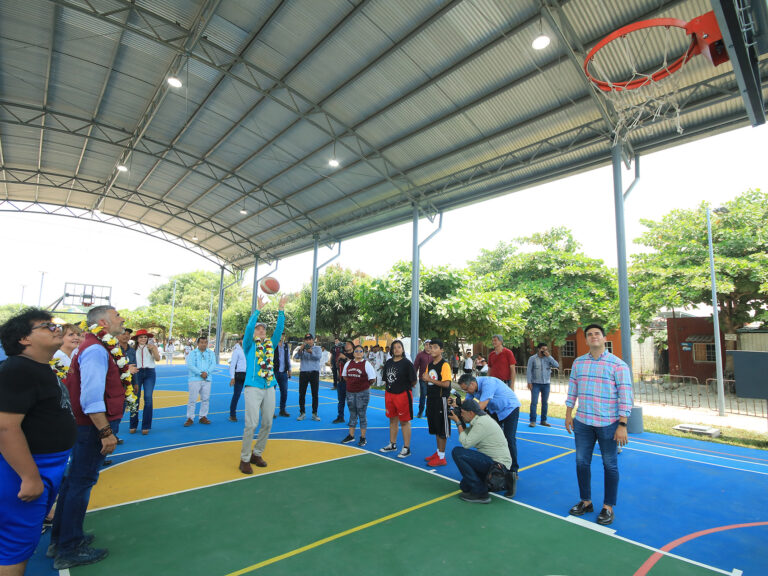 Rutilio Escandón inaugura en Suchiate el parque de la colonia Las Casitas