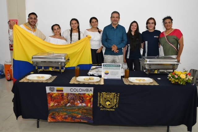 Participan alumnos de intercambio y movilidad de  la UNACH  en Muestra Cultural Internacional