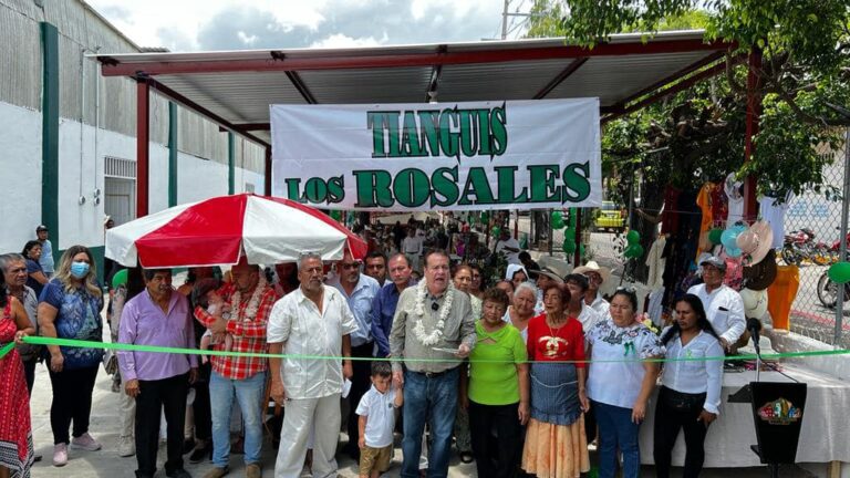 Inaugura Mariano Rosales nave de Tianguis y techado en Mercado San Juan