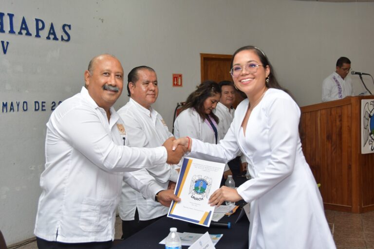 Se gradúa 11.a Generación de Médicos Cirujanos de la UNACH en Tapachula