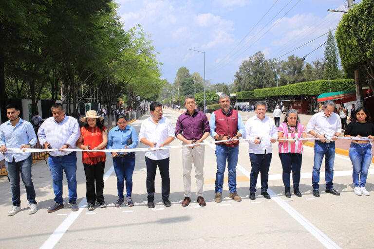 En Comitán, Rutilio Escandón inaugura vialidad que mejora movilidad y conectividad de 25 barrios