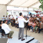 En Tuxtla Gutiérrez, Rutilio Escandón inaugura pavimentación de calle en la colonia Los Pájaros