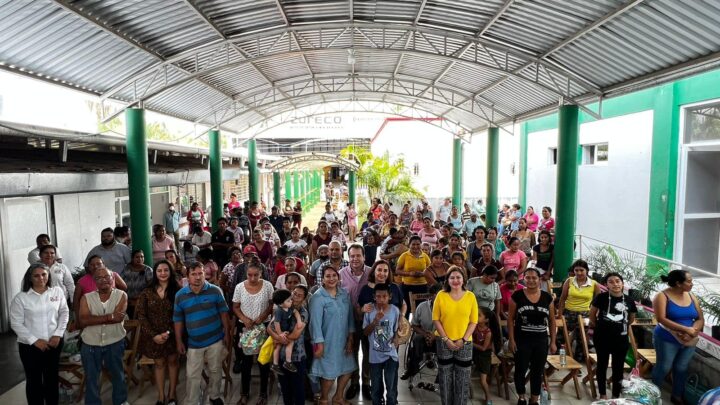 Mariano Rosales y Margarita Sarmiento entregan insumos alimentarios