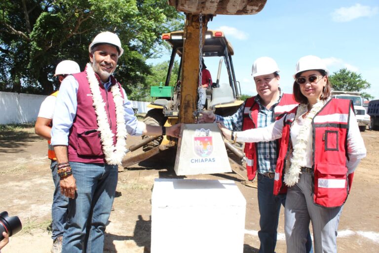 Mariano Rosales y Ángel Torres anuncian construcción del Centro Cultural Villaflores