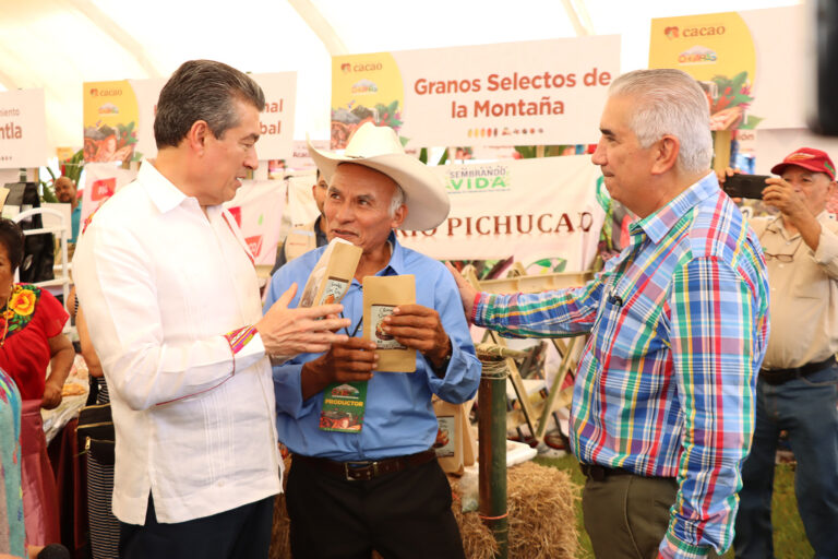 Inaugura Rutilio Escandón Primer Festival Internacional del Cacao, Chiapas de Corazón 2023