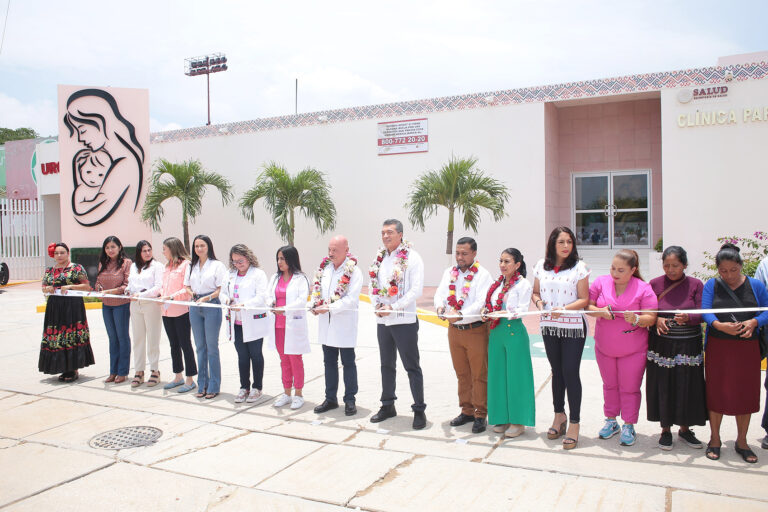 Rutilio Escandón inaugura la Clínica para la Atención del Parto Humanizado de Cintalapa