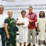 Entrega Rutilio Escandón apoyos del Programa Pagos por Servicios Ambientales en la Selva Lacandona