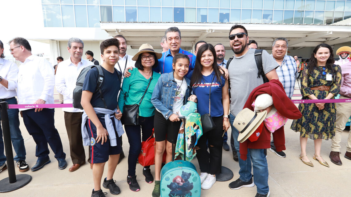 Encabeza Rutilio Escandón inicio de operaciones del vuelo Tuxtla Gutiérrez-Mexicali