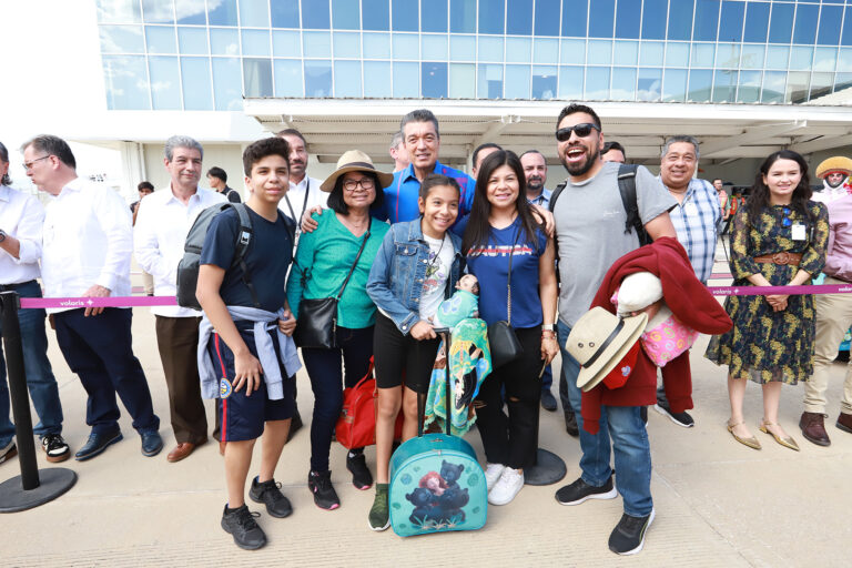 Encabeza Rutilio Escandón inicio de operaciones del vuelo Tuxtla Gutiérrez-Mexicali