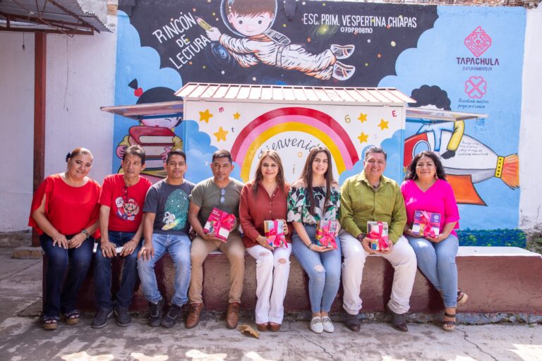 ROSY URBINA ENTREGA MURAL EN PRIMARIA “CHIAPAS”.