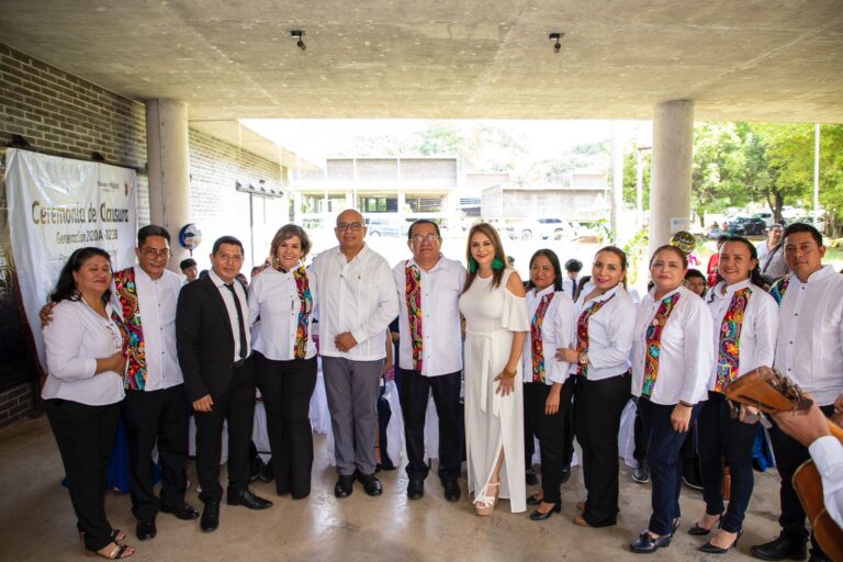 ROSY URBINA REAFIRMA COMPROMISO CON LA EDUCACIÓN DE LA JUVENTUD TAPACHULTECA, COMO PILAR DE UN MEJOR PRESENTE Y FUTURO