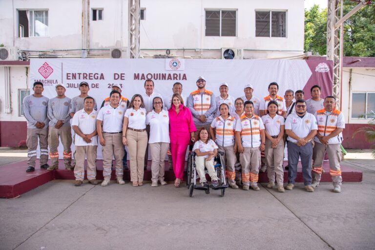 ENTREGA ROSY URBINA MAQUINARIA A PROTECCIÓN CIVIL DE TAPACHULA