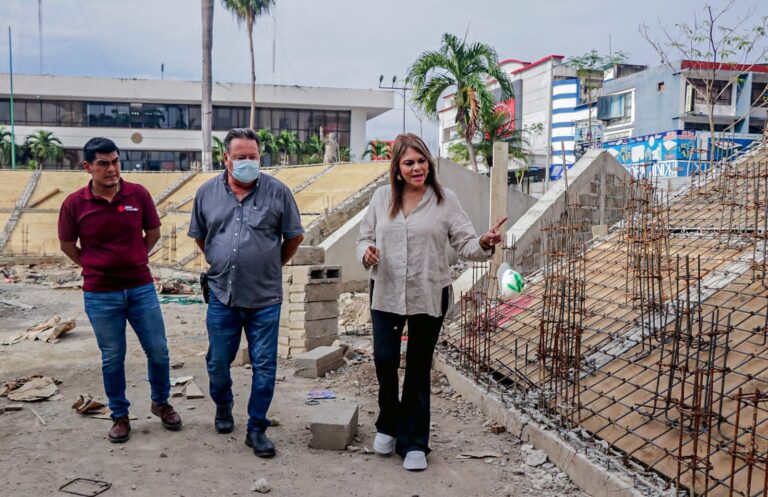 ROSY URBINA SUPERVISA AVANCE DE LA OBRA DEL PARQUE CENTRAL MIGUEL HIDALGO.