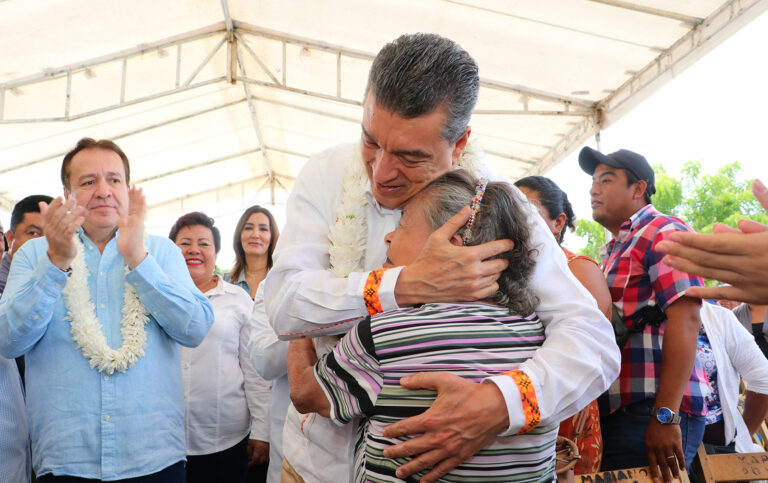 Inaugura Rutilio Escandón área de especialidad en hemodiálisis del Hospital General Bicentenario de Villaflores