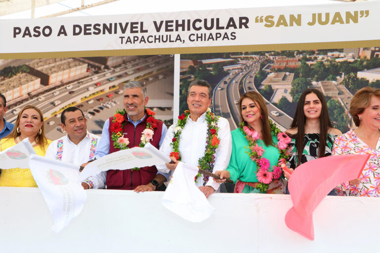 En Tapachula, Rutilio Escandón coloca primera piedra del Paso a Desnivel Vehicular San Juan