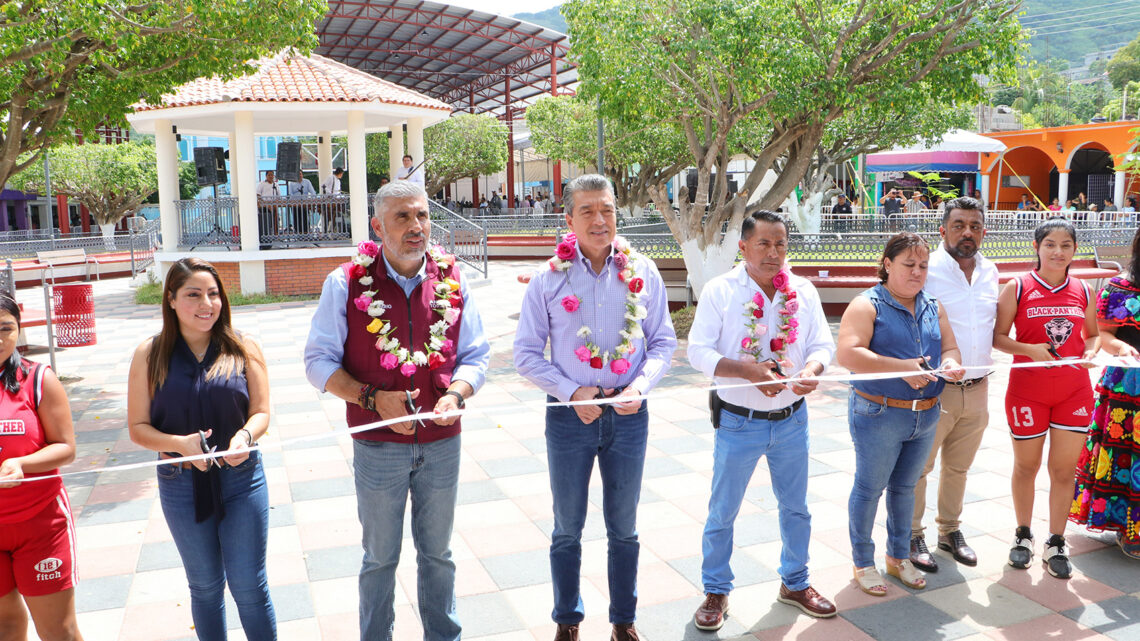 Rutilio Escandón beneficia a habitantes de Chicoasén con la inauguración del Parque Central