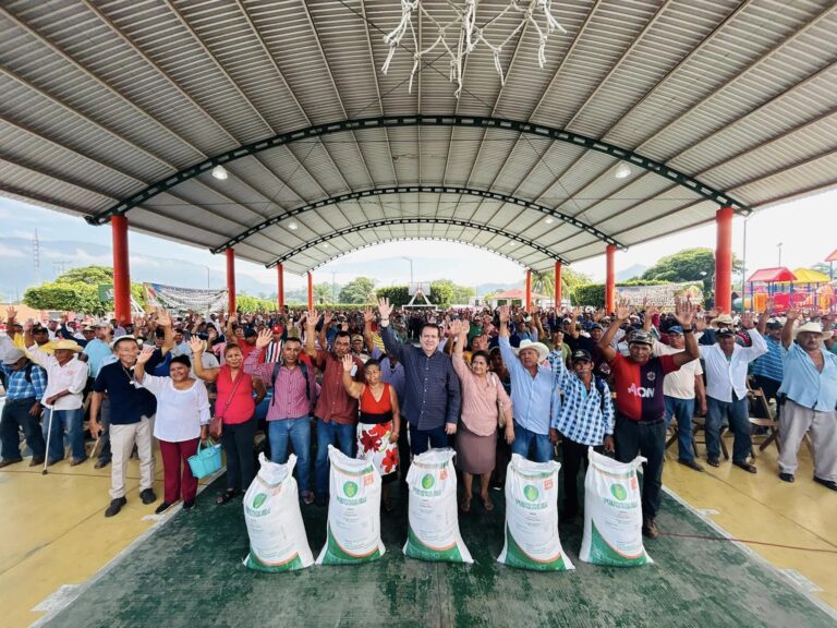 En Villaflores Mariano Rosales finaliza entrega de fertilizante urea para 15 mil productores agrícolas