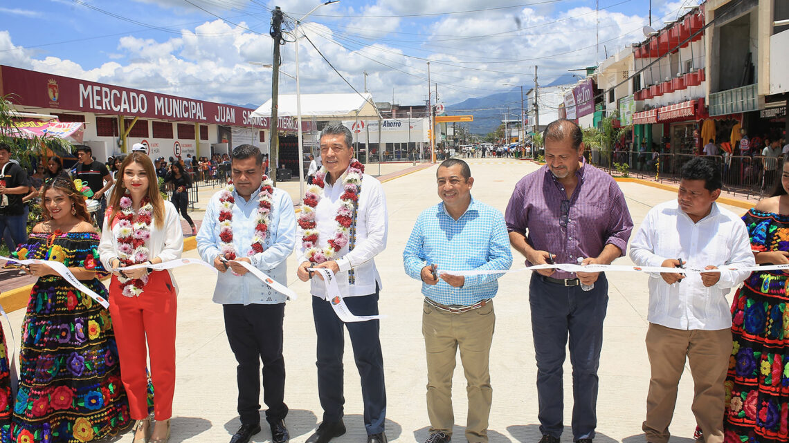 Rutilio Escandón inauguró Avenida Francisco Sarabia y entregó 60 escrituras públicas en Mapastepec