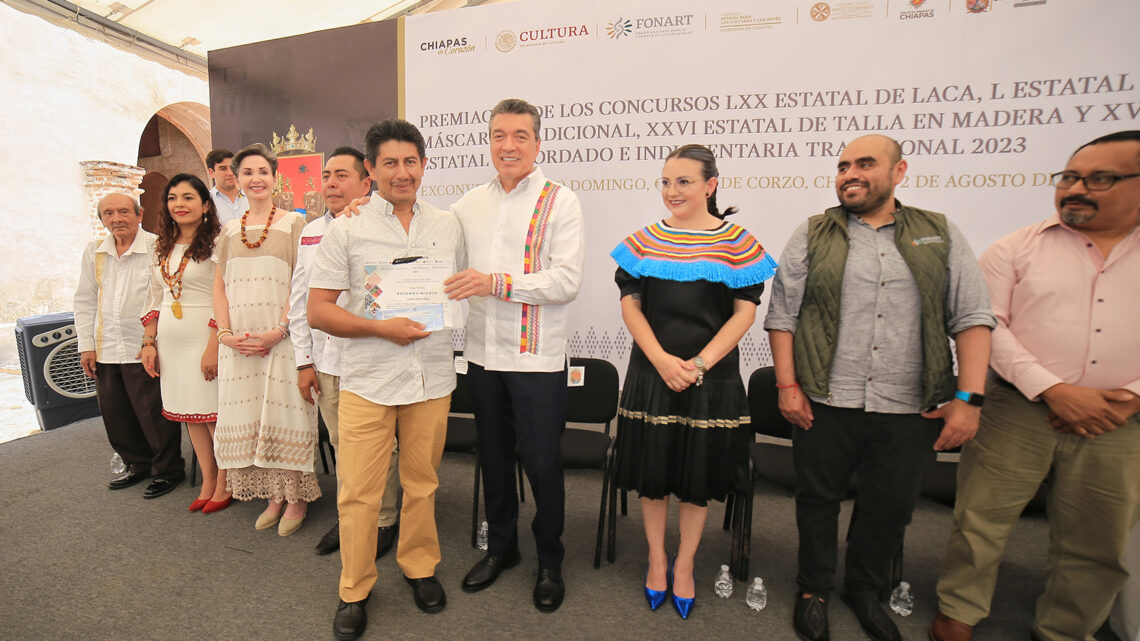 En Chiapa de Corzo, Rutilio Escandón encabeza premiación de concursos estatales de piezas artesanales