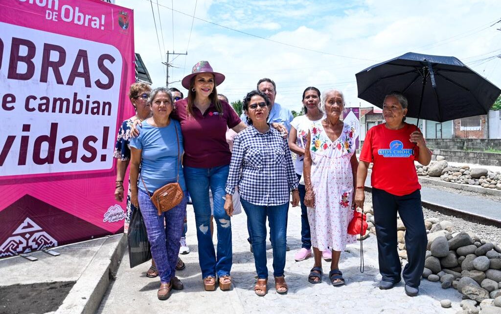 ROSY URBINA SUPERVISA AVANCE DE PAVIMENTACIÓN MIXTA DE CALLES