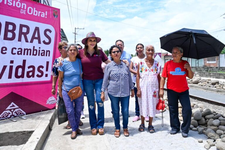 ROSY URBINA SUPERVISA AVANCE DE PAVIMENTACIÓN MIXTA DE CALLES