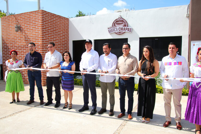 En Berriozábal, Rutilio Escandón inaugura la segunda Cafetería Marca Chiapas