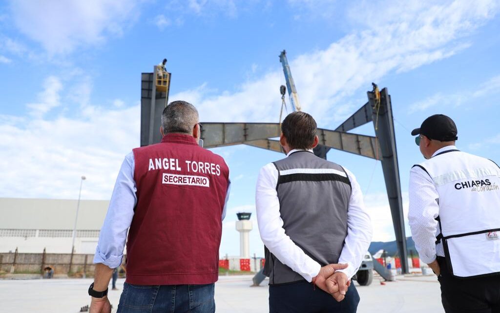 Avanza instalación de estructura en Hangar de Carga en el AIAAC: Ángel Torres