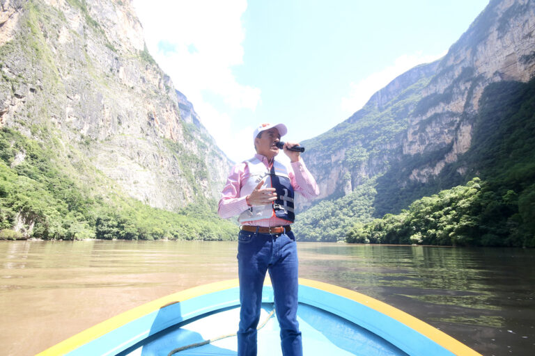 Rutilio Escandón supervisa acciones de limpieza del Cañón del Sumidero