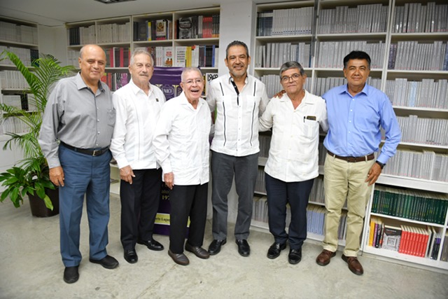 Presentan libro que aborda la historia de la UNACH y la visión de sus rectores