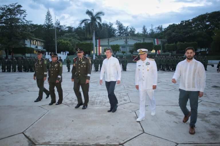 Asiste Rutilio Escandón a toma de protesta del nuevo comandante de la VII Región Militar