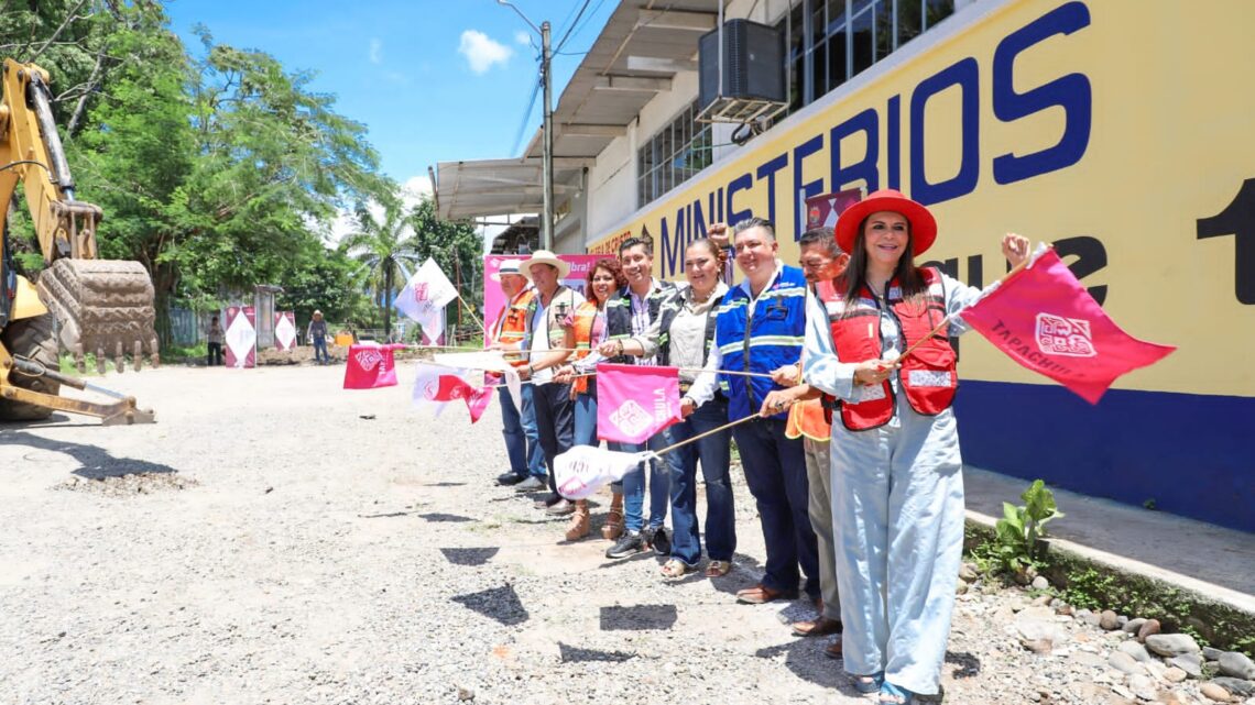 INICIA ROSY URBINA CONSTRUCCIÓN DE CALLES EN COLONIA CAMPESTRE