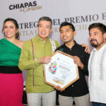 Entrega Rutilio Escandón Premio Estatal de la Juventud Chiapas 2023