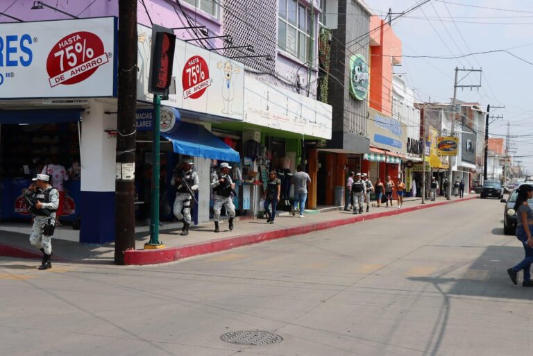 En Villaflores cuerpos policiacos realizan operativos a pie tierra