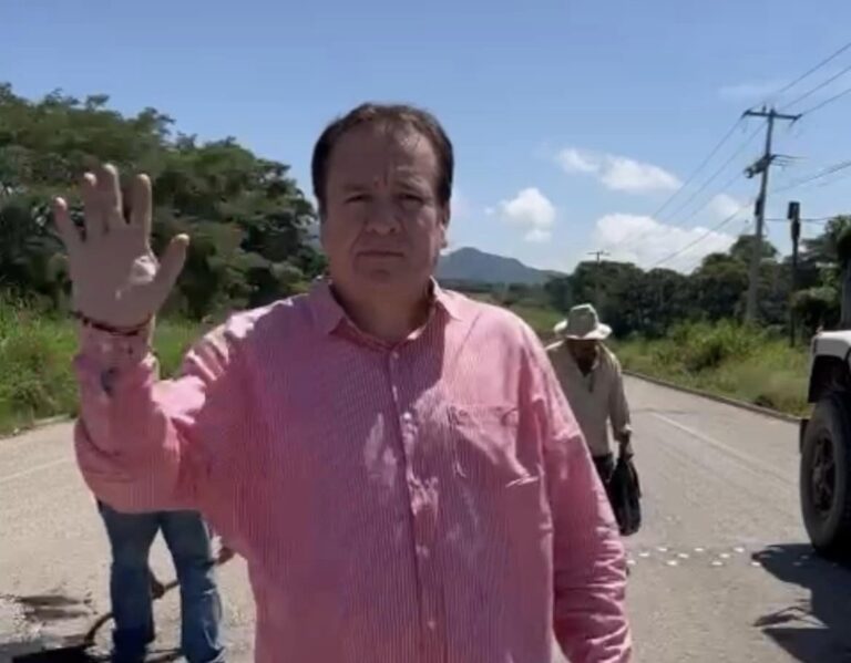 En Villaflores continúa Programa de Bacheo Temporal