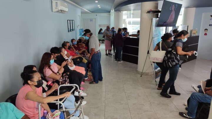 Personas vulnerables de Villaflores son beneficiados con cirugías de cataratas