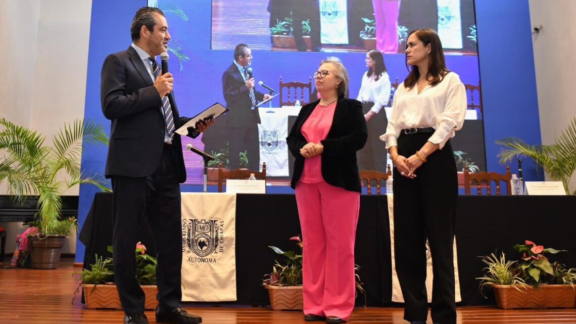 Diserta la académica Bonnie J. Palifka en la UNACH la ponencia “La Multidisciplinariedad en la anticorrupción” 