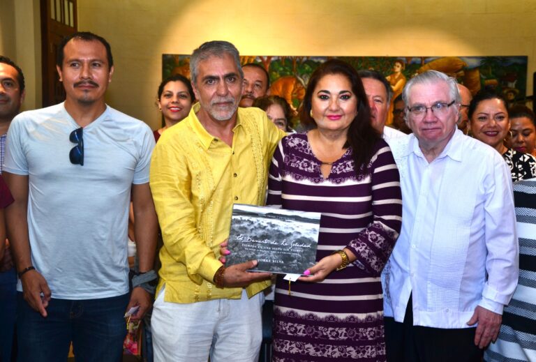 PRESENTAN LIBRO «EL DESIERTO DE LA SOLEDAD»EN MUSEO DE TAPACHULA