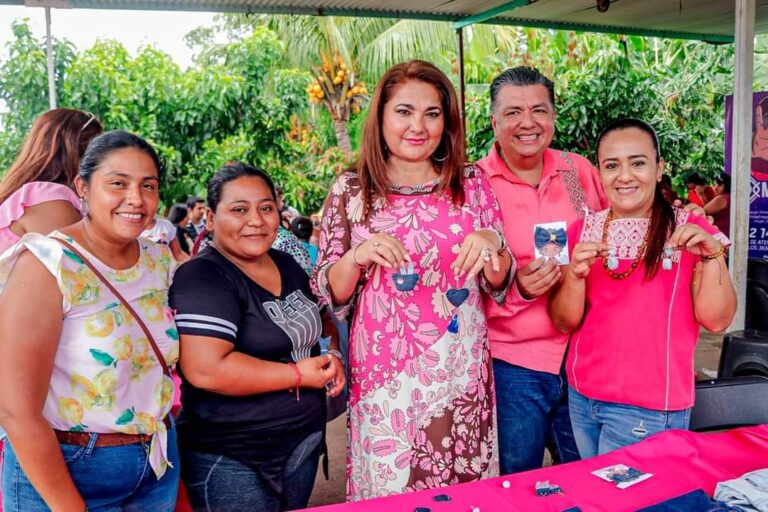 SE REALIZA LA BRIGADA “MUJER ESTAMOS CONTIGO” EN LA COLONIA LA SIERRA