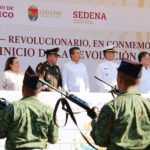 Junto al pueblo, Rutilio Escandón presencia desfile por 113 Aniversario del inicio de la Revolución Mexicana