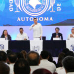 Rutilio Escandón asiste al Primer Informe de Actividades del Rector de la Universidad Autónoma de Chiapas