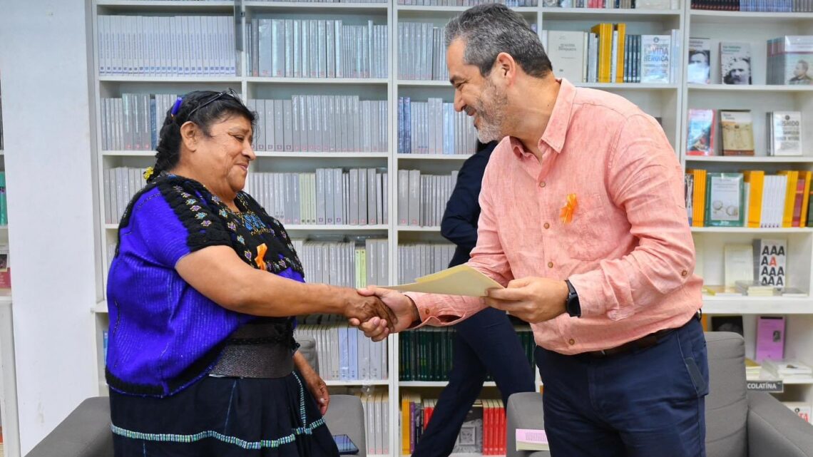 Presenta UNACH el libro “Trecientas hormigas” de la escritora, intérprete y traductora, Juana María Ruiz Ortiz