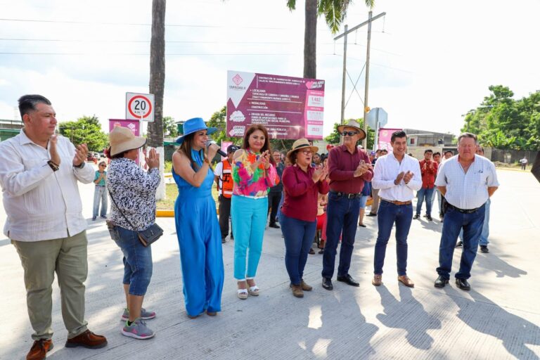 INAUGURA ROSY URBINA PAVIMENTACIÓN HIDRÁULICA EN FRACCIONAMIENTO BUENOS AIRES