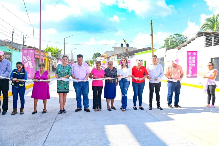 ROSY URBINA INAUGURA PAVIMENTACIÓN INTEGRAL DE CALLES EN COLONIA CALCÁNEO BELTRÁN